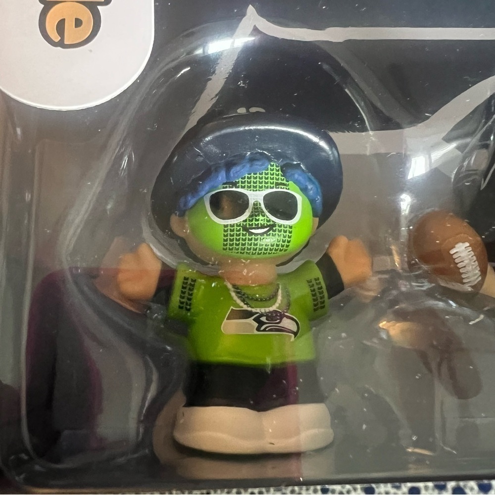 Fisher-Price Little People Seattle Seahawks collectible set- New in box! - Picture 9 of 12